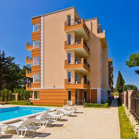 Pomorie Residence Aparthotel * פומורי