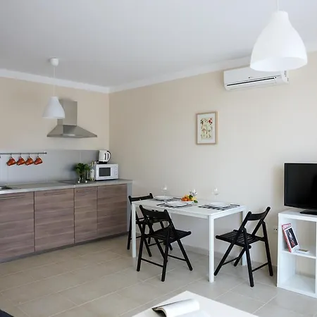 Pomorie Residence Aparthotel מלון דירות